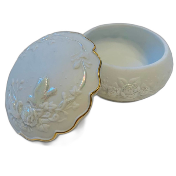 The San Francisco Music Box Co- Musical Jewelry Box, White - Picture 2 of 8